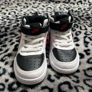 Nike toddler boys 9. C